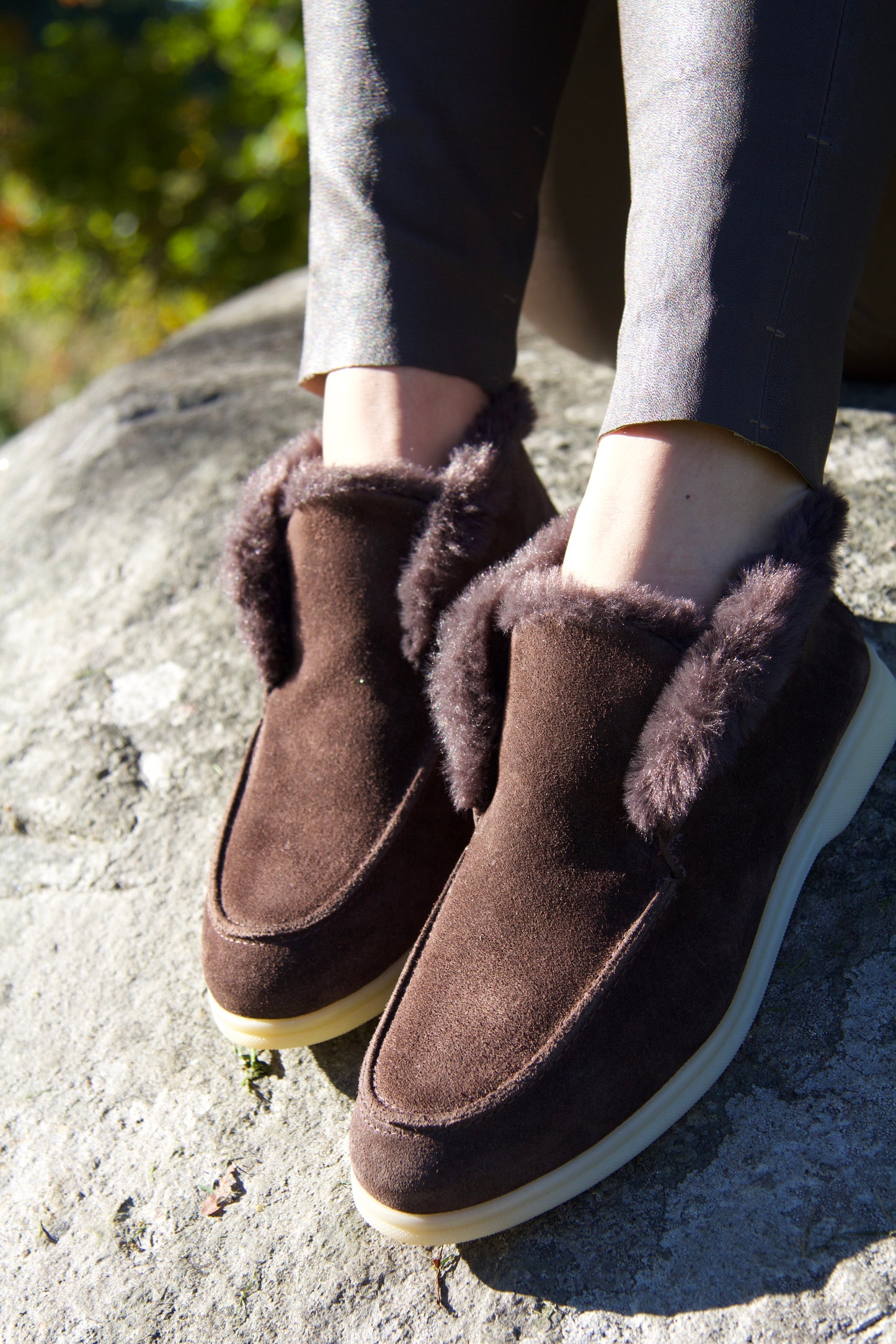 Wiveca Boots i Mörkbrun Mocka