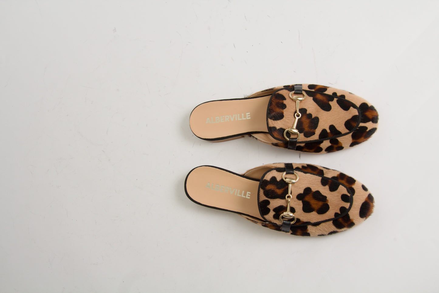 Olivia Leo Slip-on loafers
