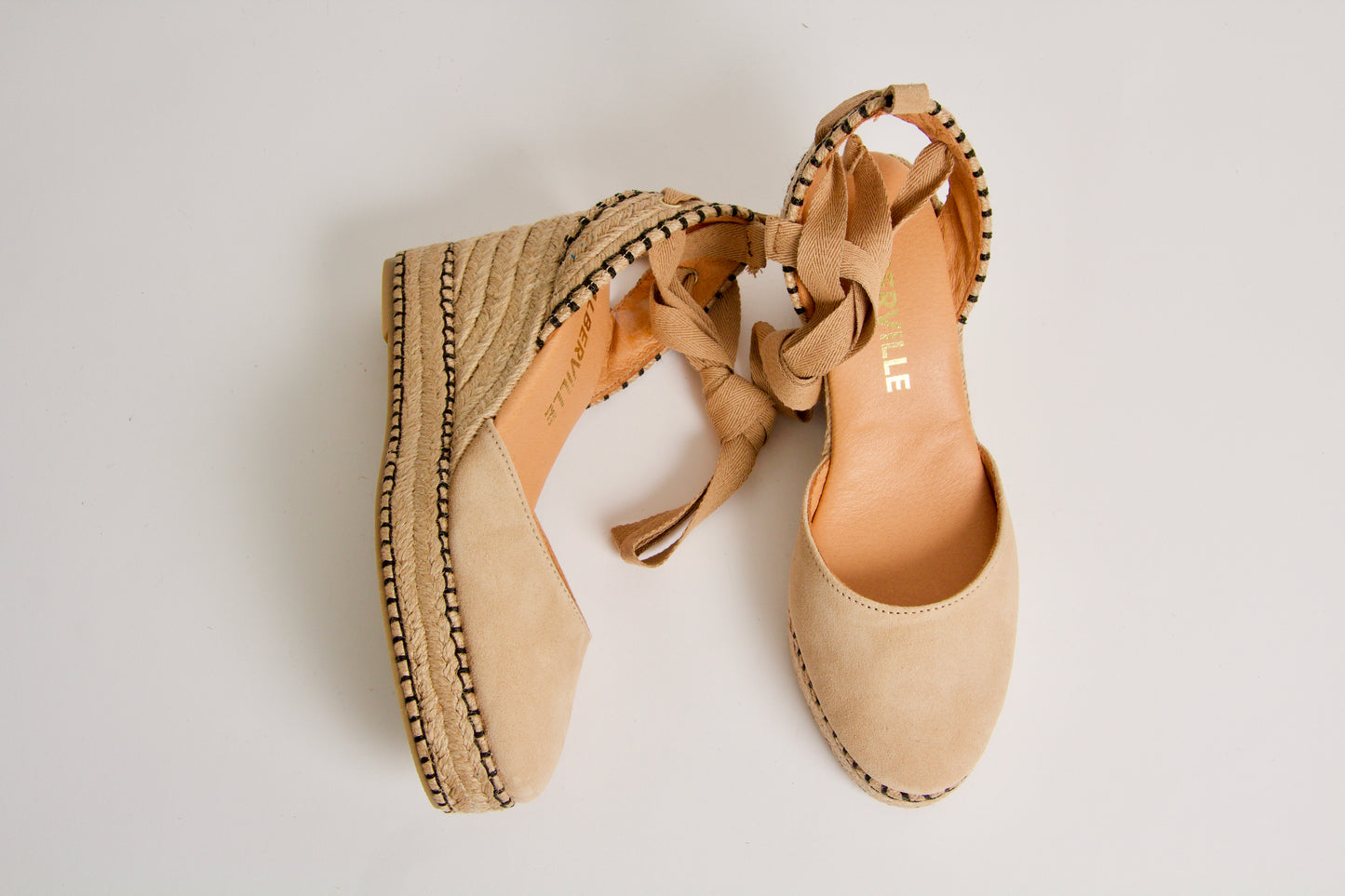 Valery Espadrillos med Kilklack i Beige