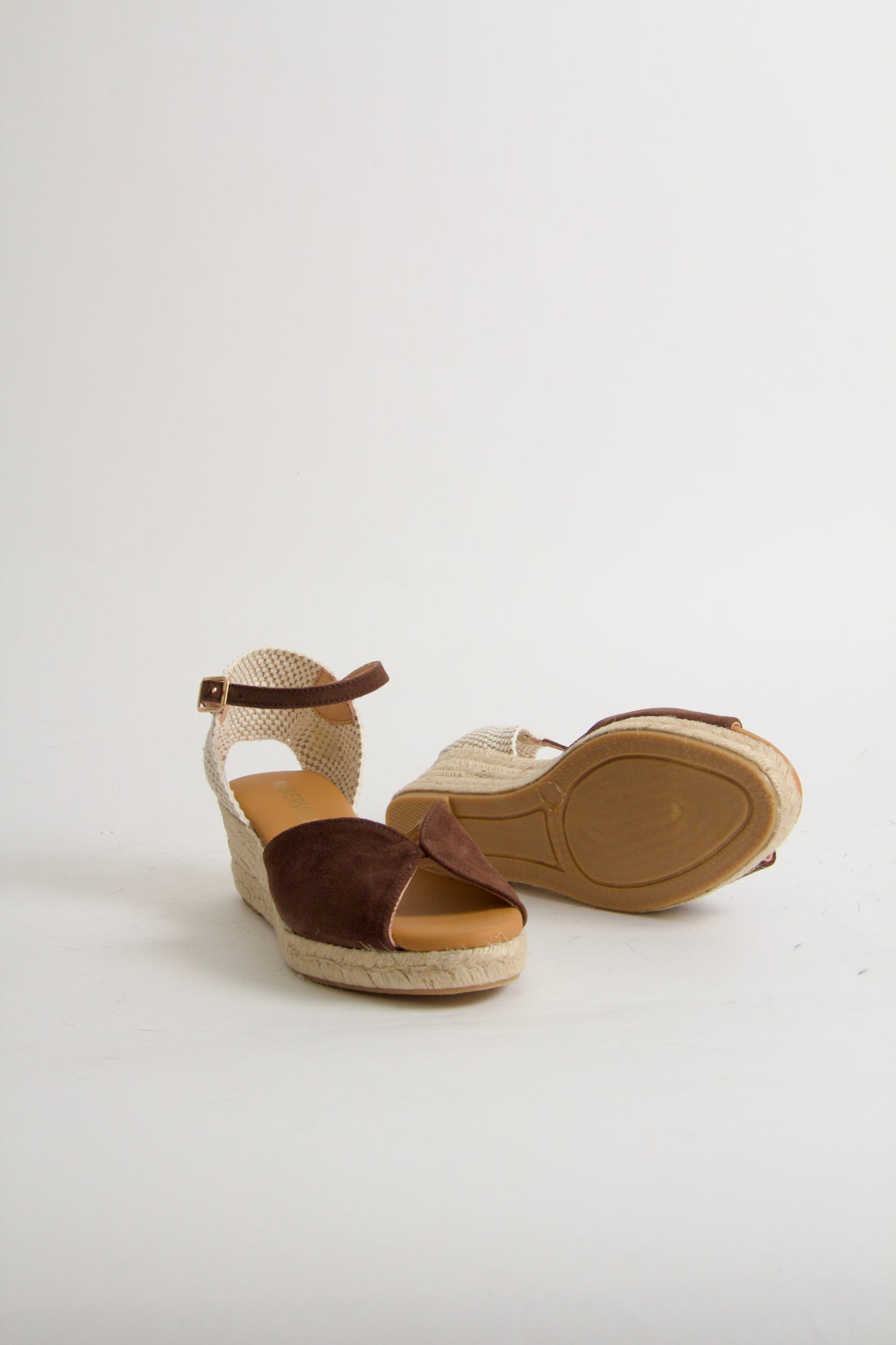 Yahia Mörkbrun Mocka Espadrillos med Kilklack