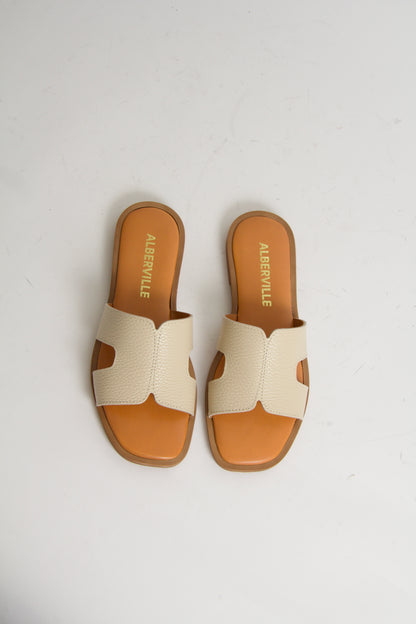 Yvon Sandaler i Off-white Läder