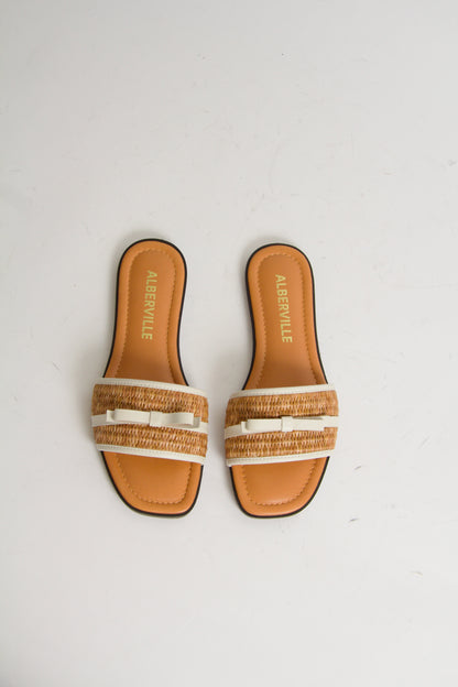 Yonis Sandaler i Offwhite + Naturfärgad Bast
