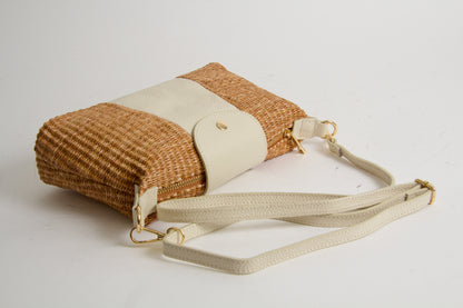 Scarlet Baguette Bag Natur + Offwhite Handväska