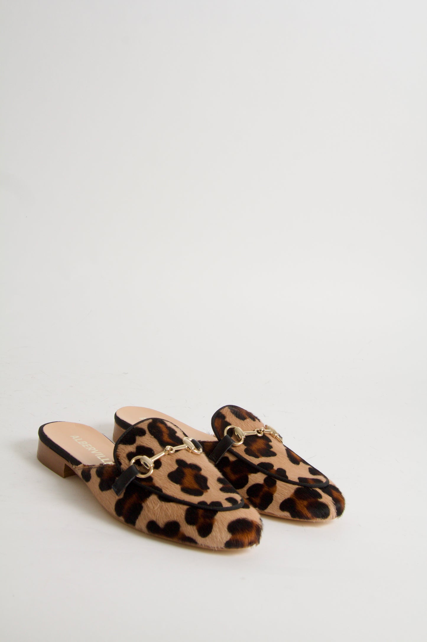 Olivia Leo Slip-on loafers