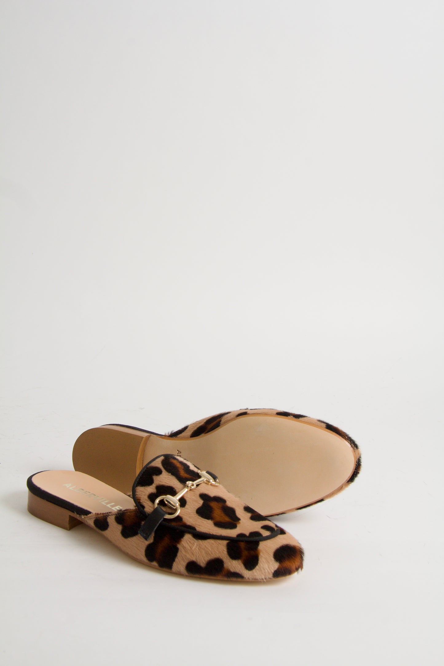 Olivia Leo Slip-on loafers